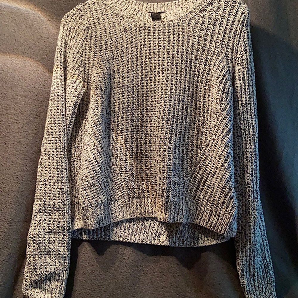 White and black cropped sweater